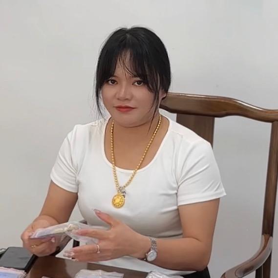 防城港换氏珠宝(黄金回收）海燕