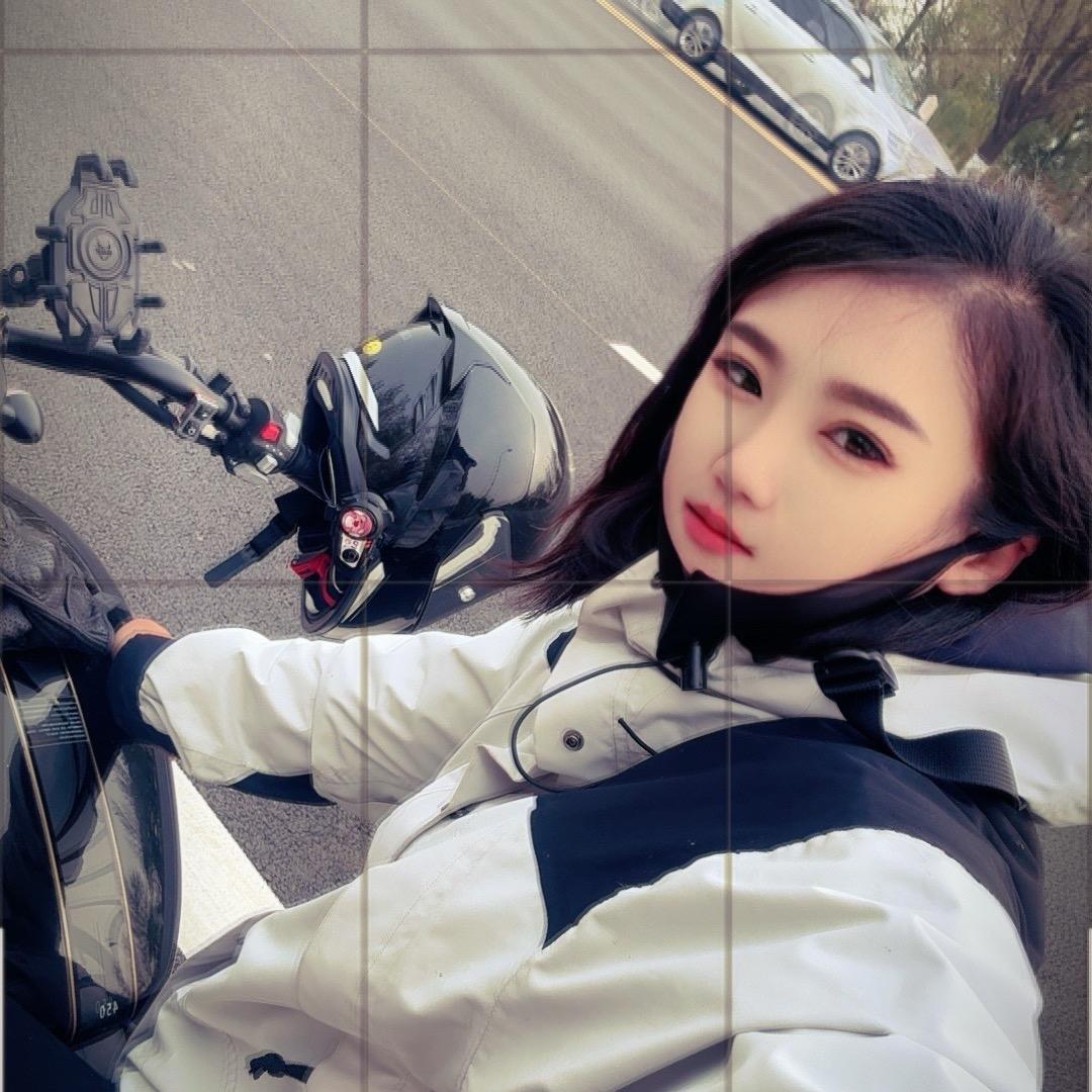 🕷❥.°♡ Mrs  Li♡