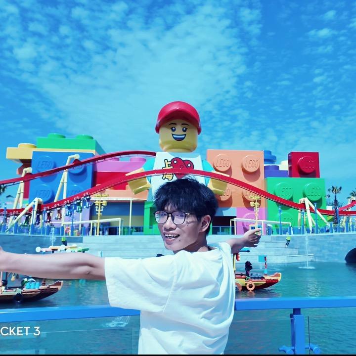 小何同学