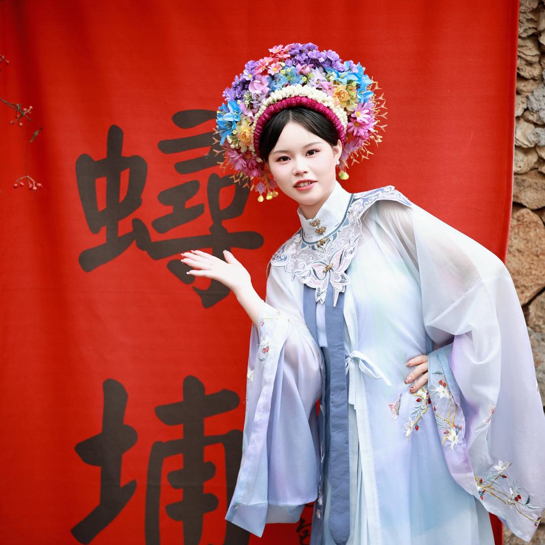 奚颜