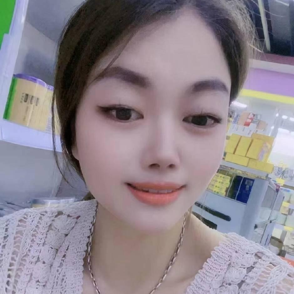 依念精品女装