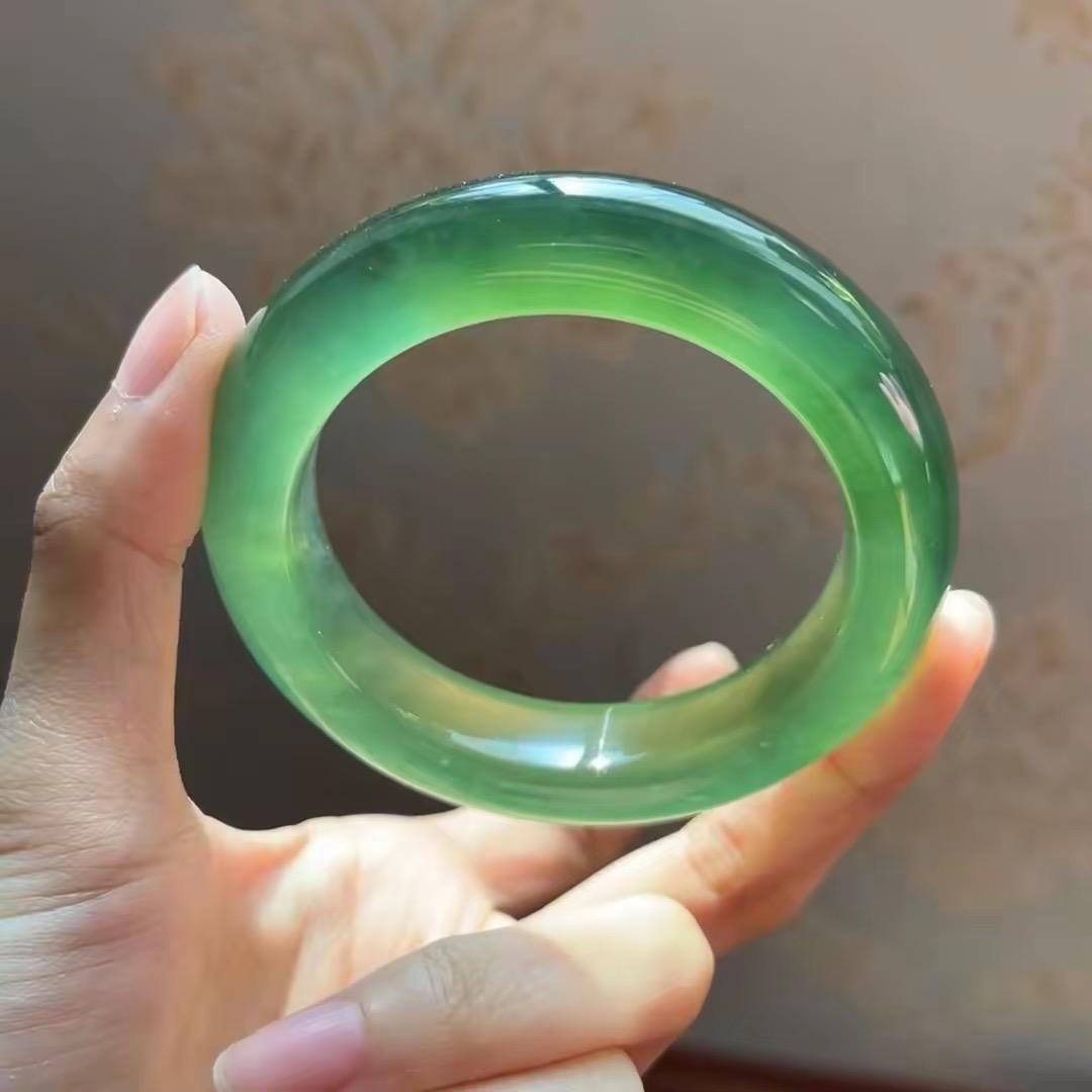 董董玉镯