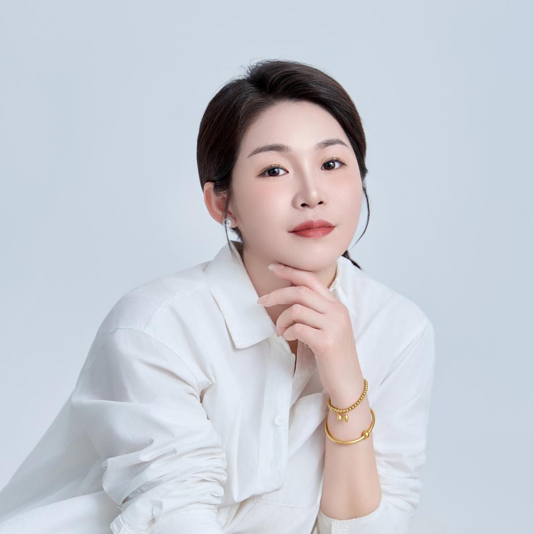 不是明星的秦兰