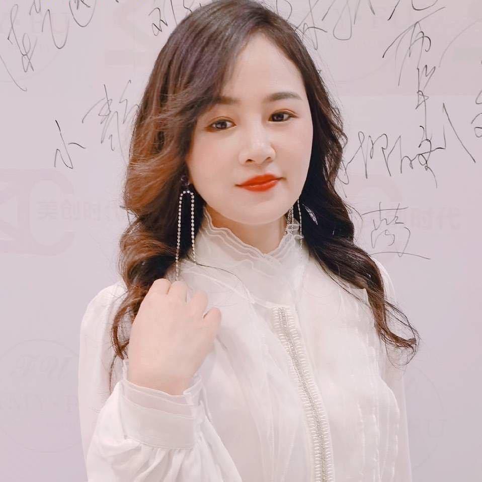 云露美学小伟