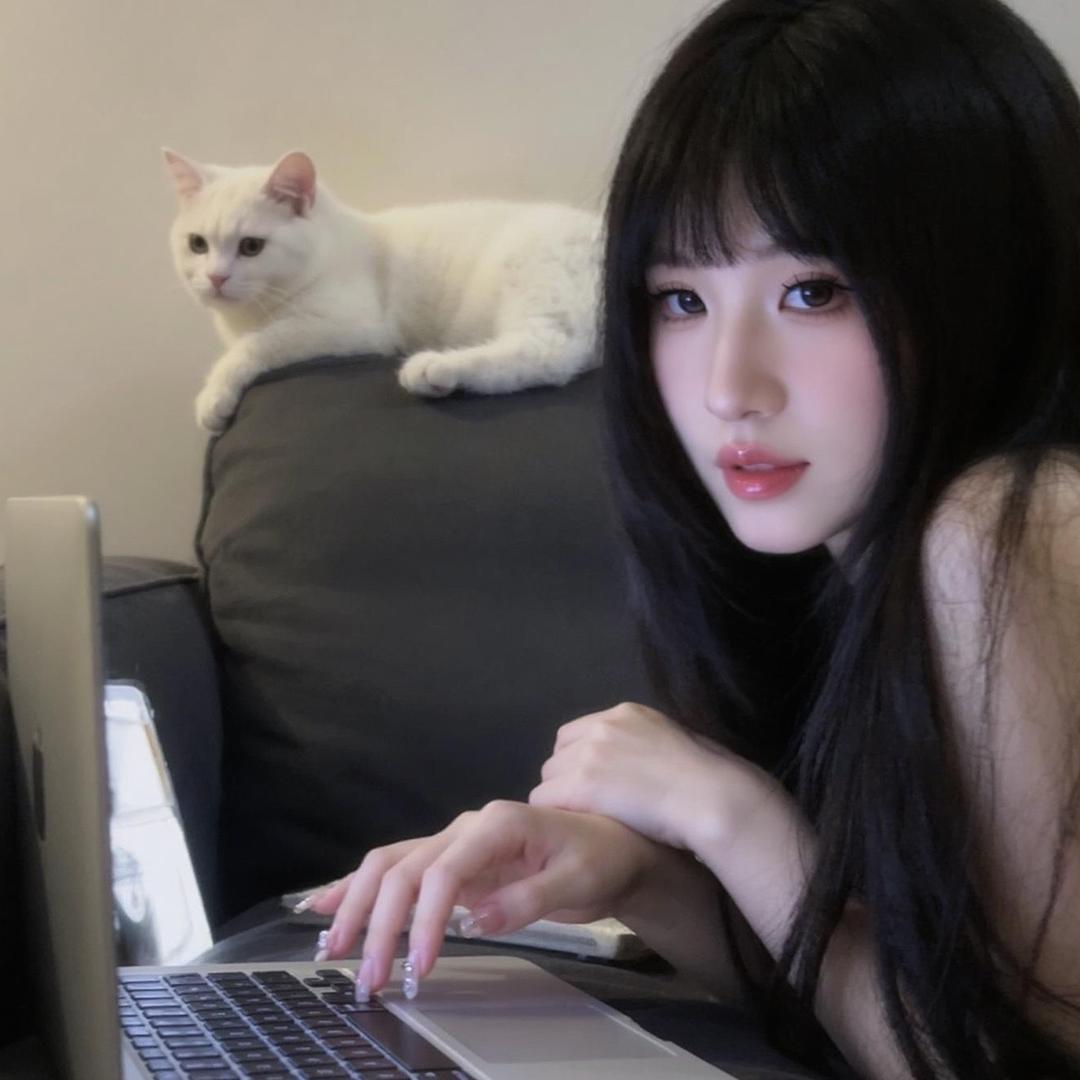 小妤.