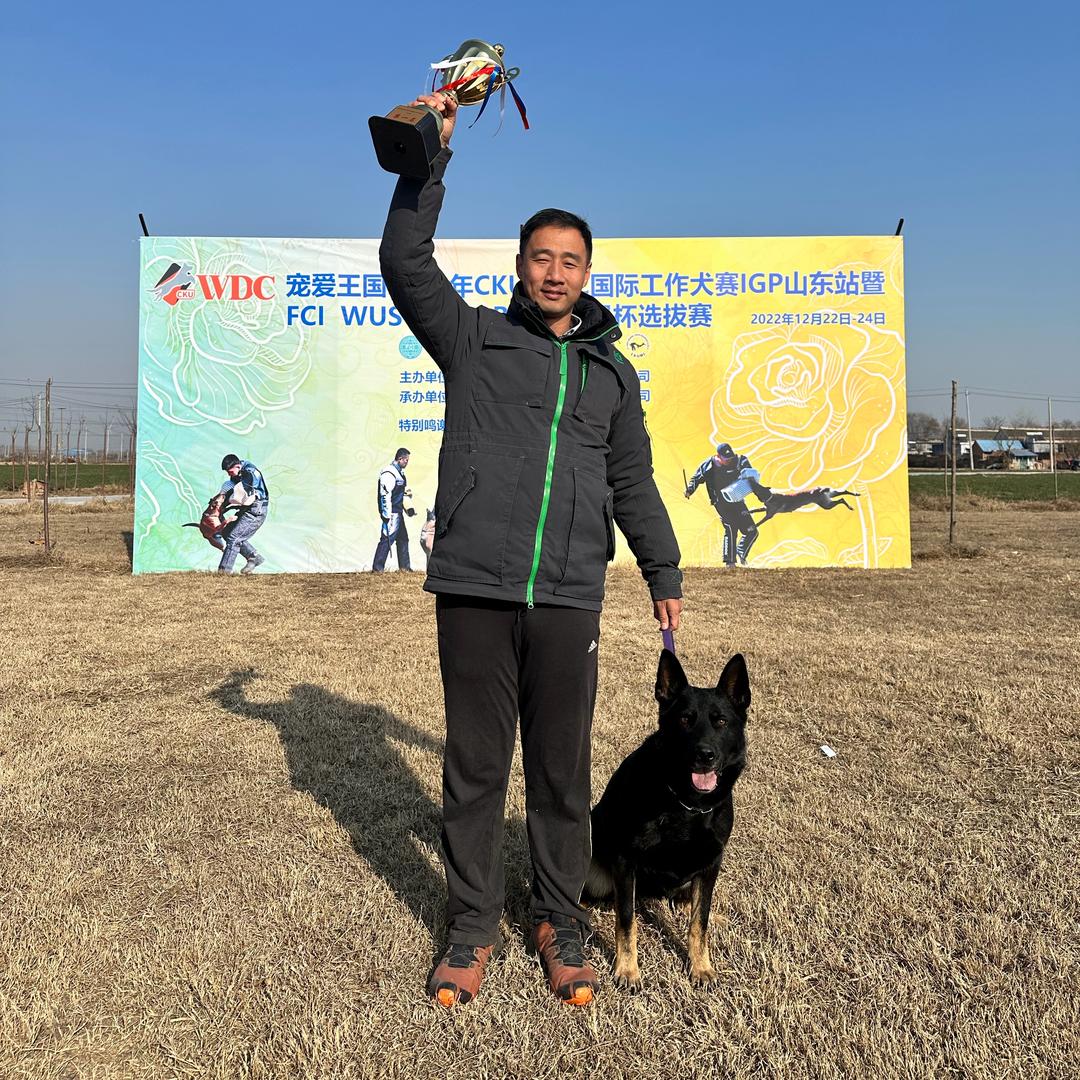 酷博训犬-张天枢