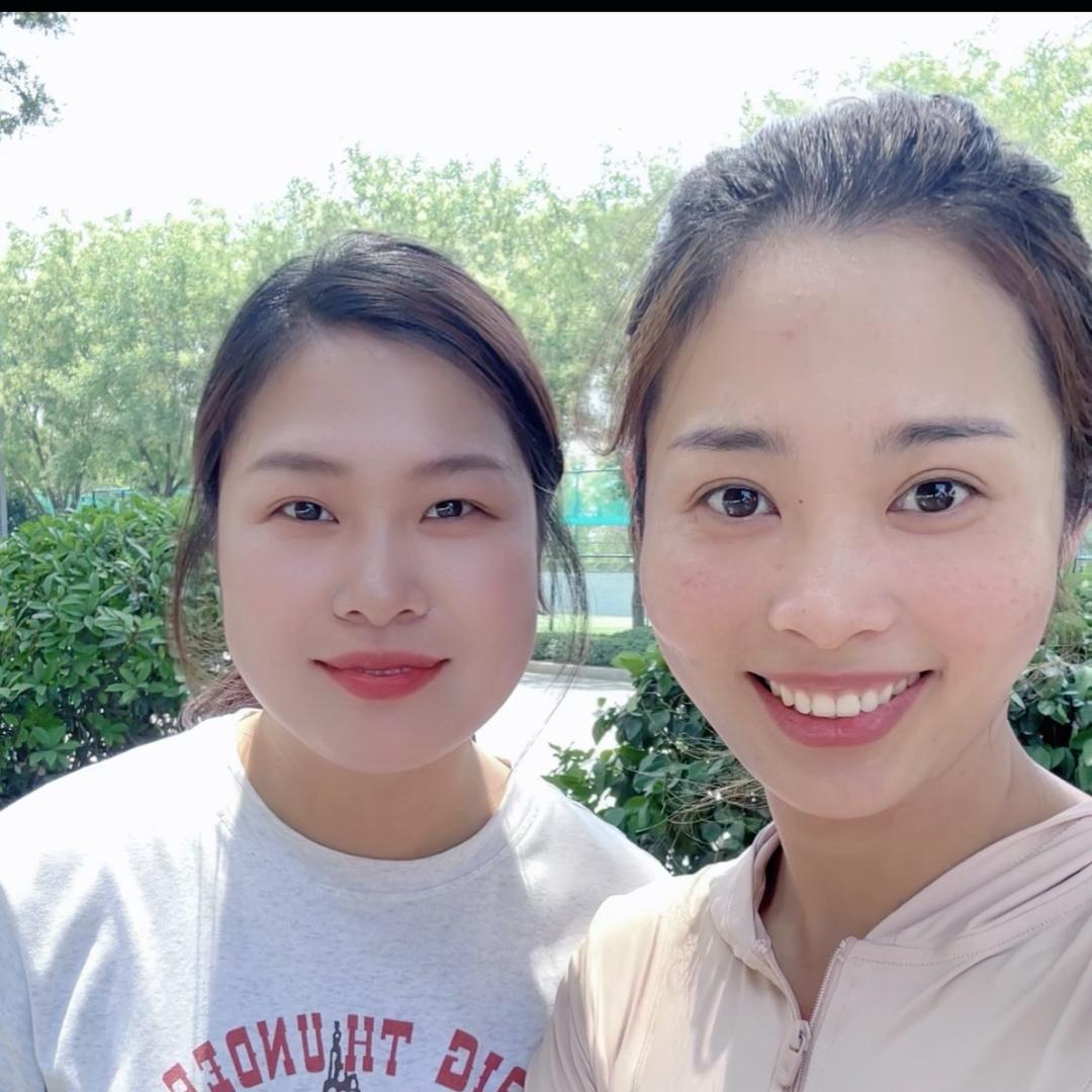 大如和小丁在农村