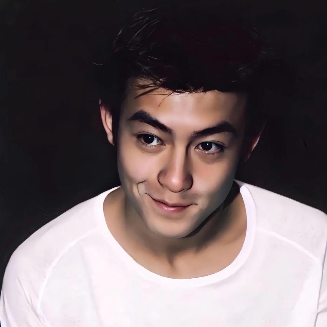 年轻的叔叔🧍‍♂️