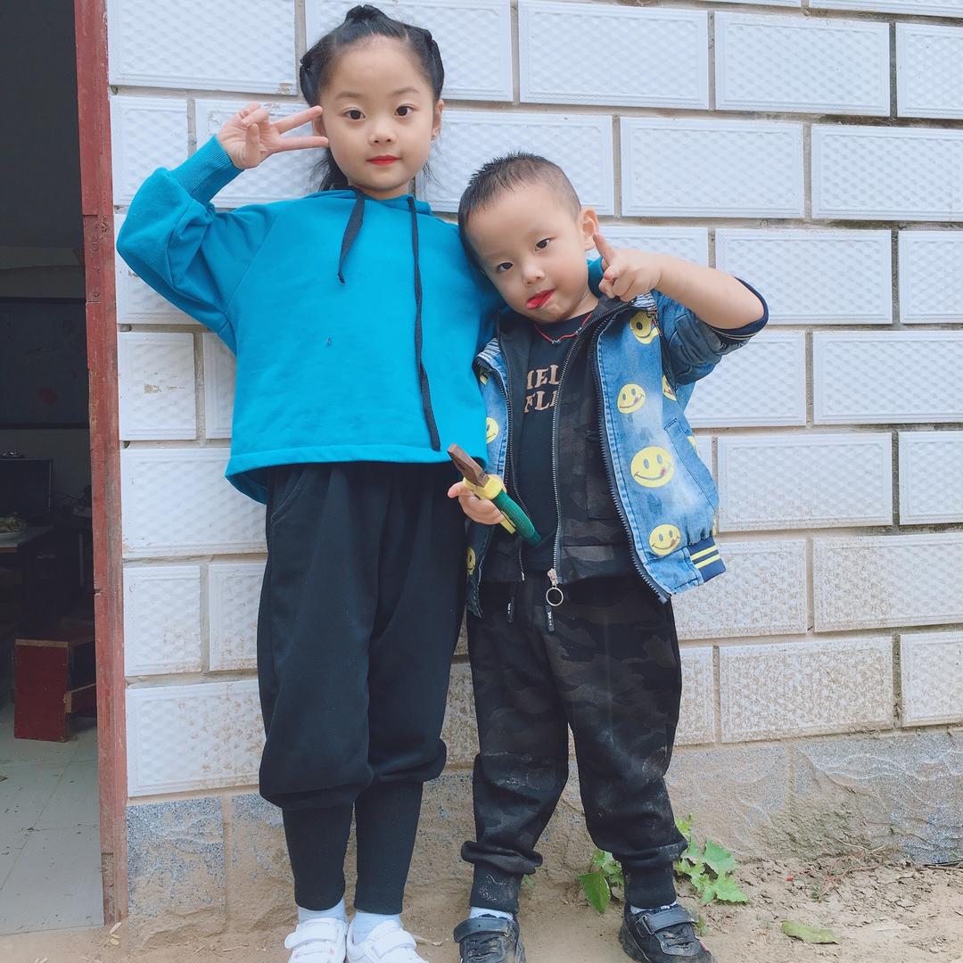 谷营镇《衣饰界女装店》