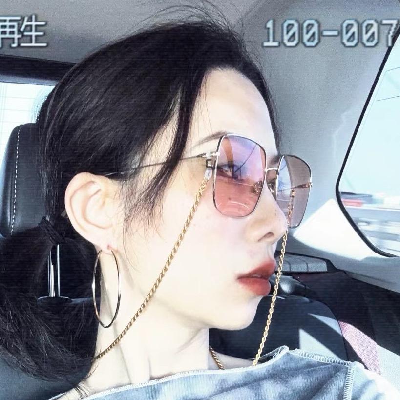 小林希子
