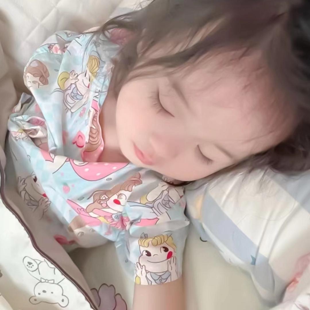 ⁷