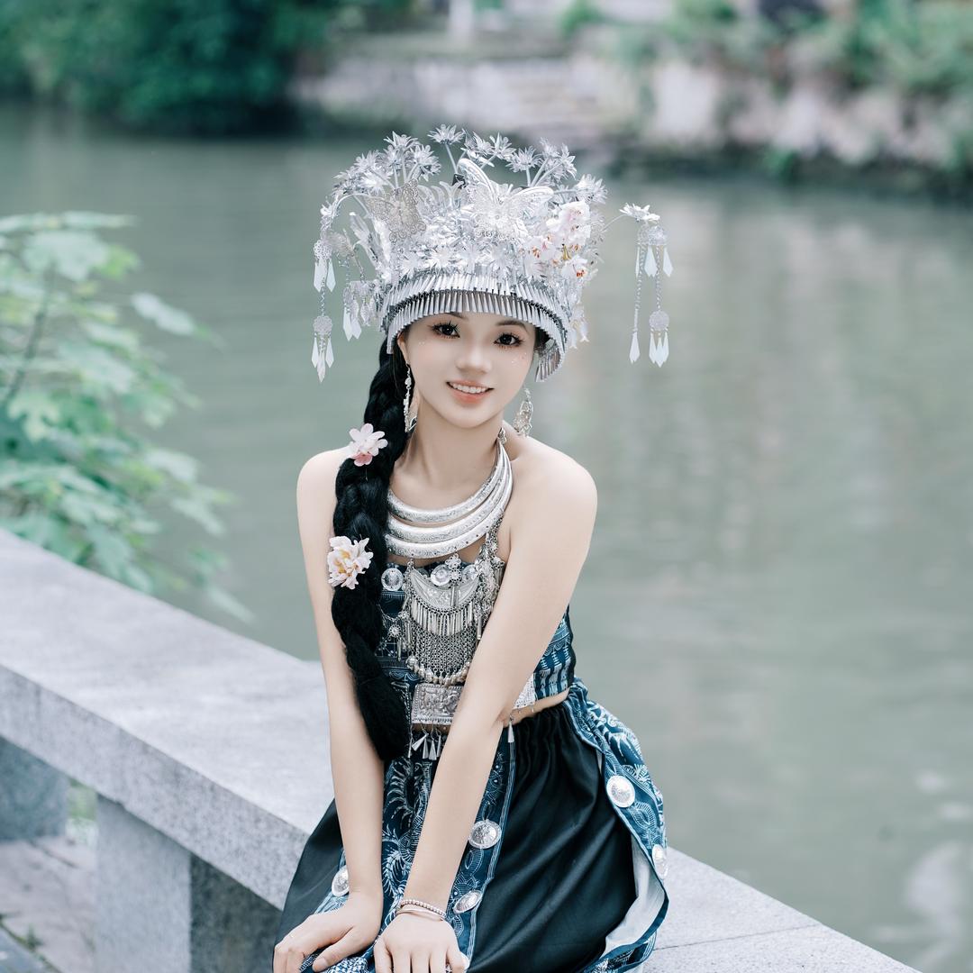 梁  晓   菊