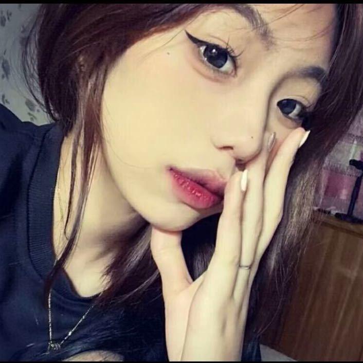 酥酥.