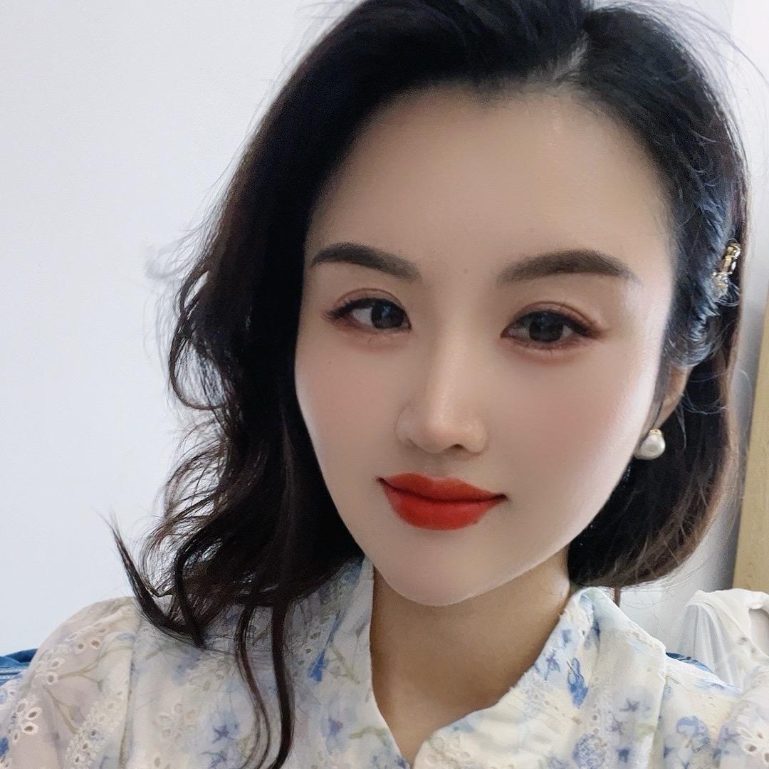 …狮子座♌️的小姐姐……