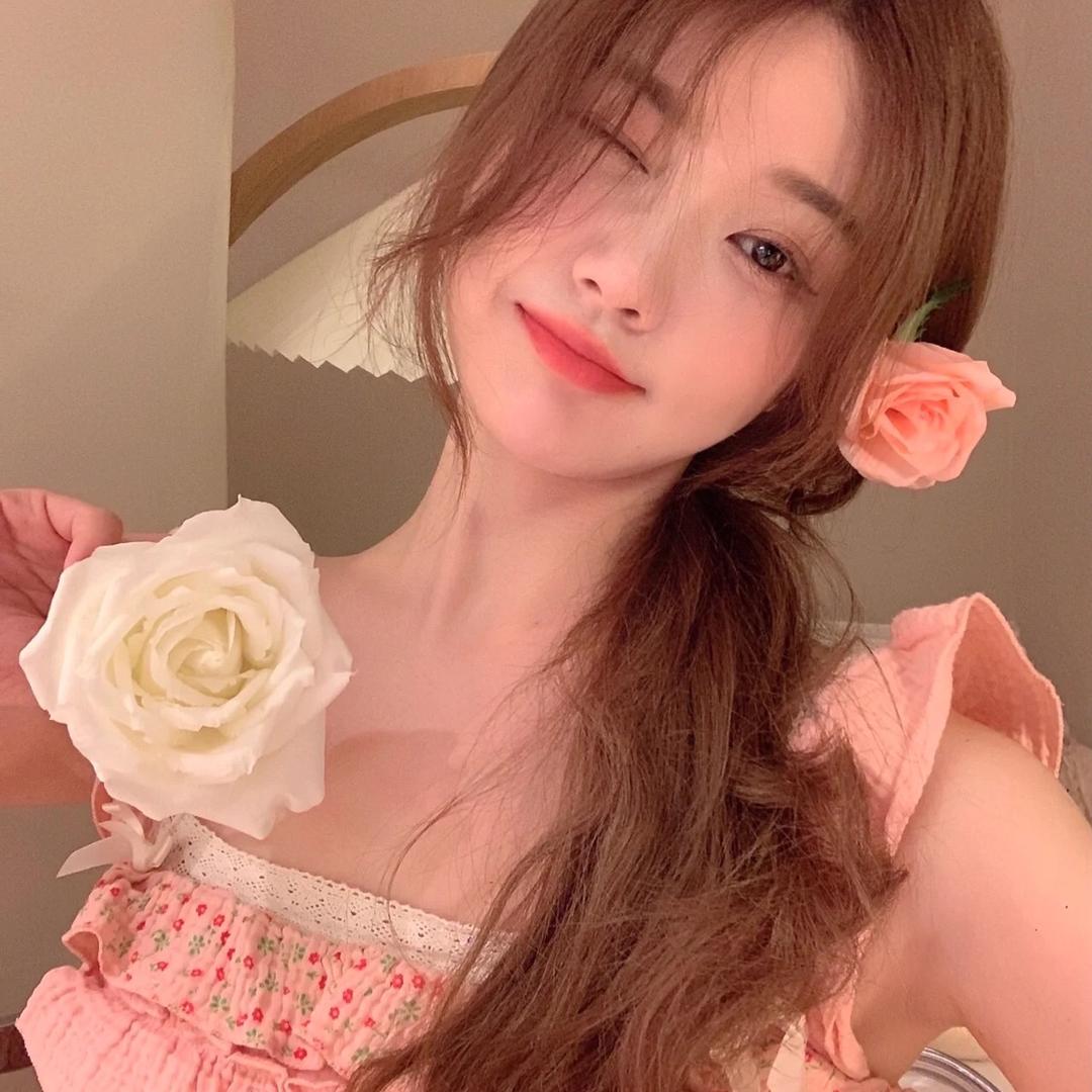 草莓小奶冻🍓