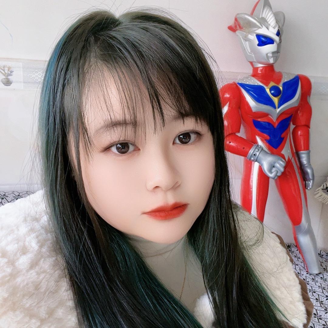 《秦秦》