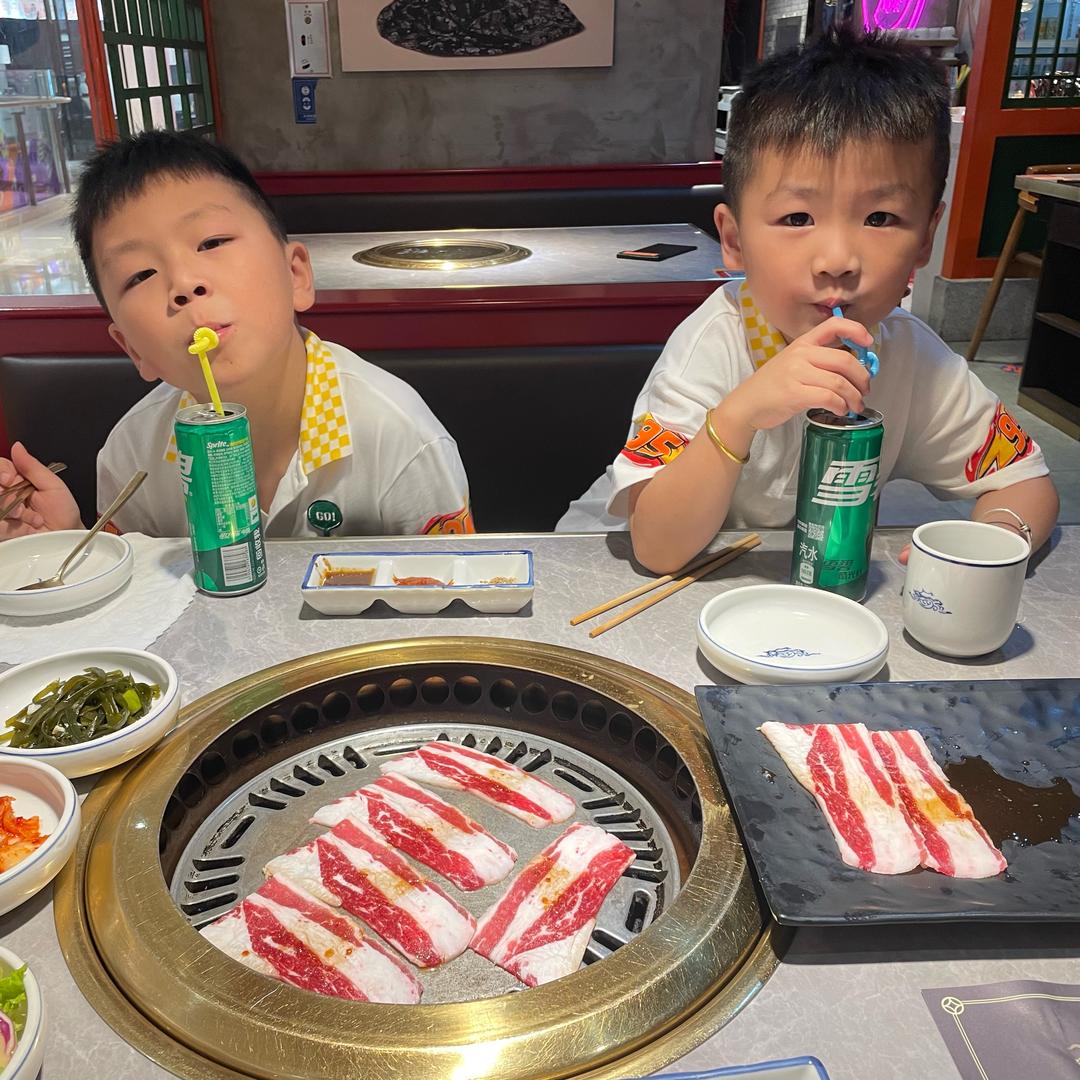小怪兽让我来保护你
