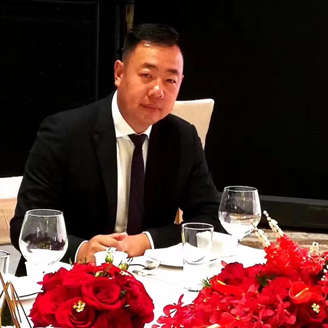 龙袍茶庄主  陈强