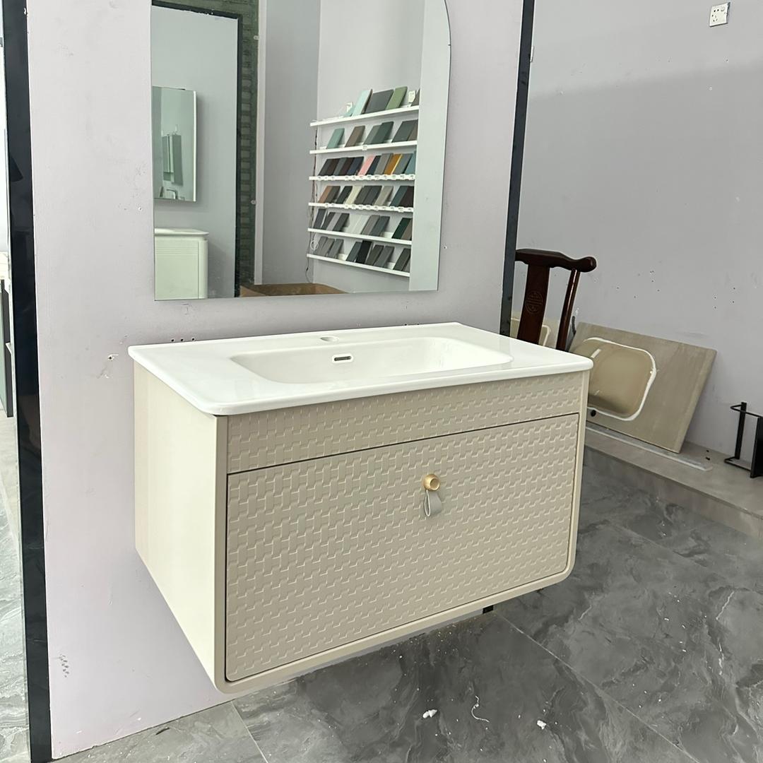 GLOLAKA 萝拉浴柜厂