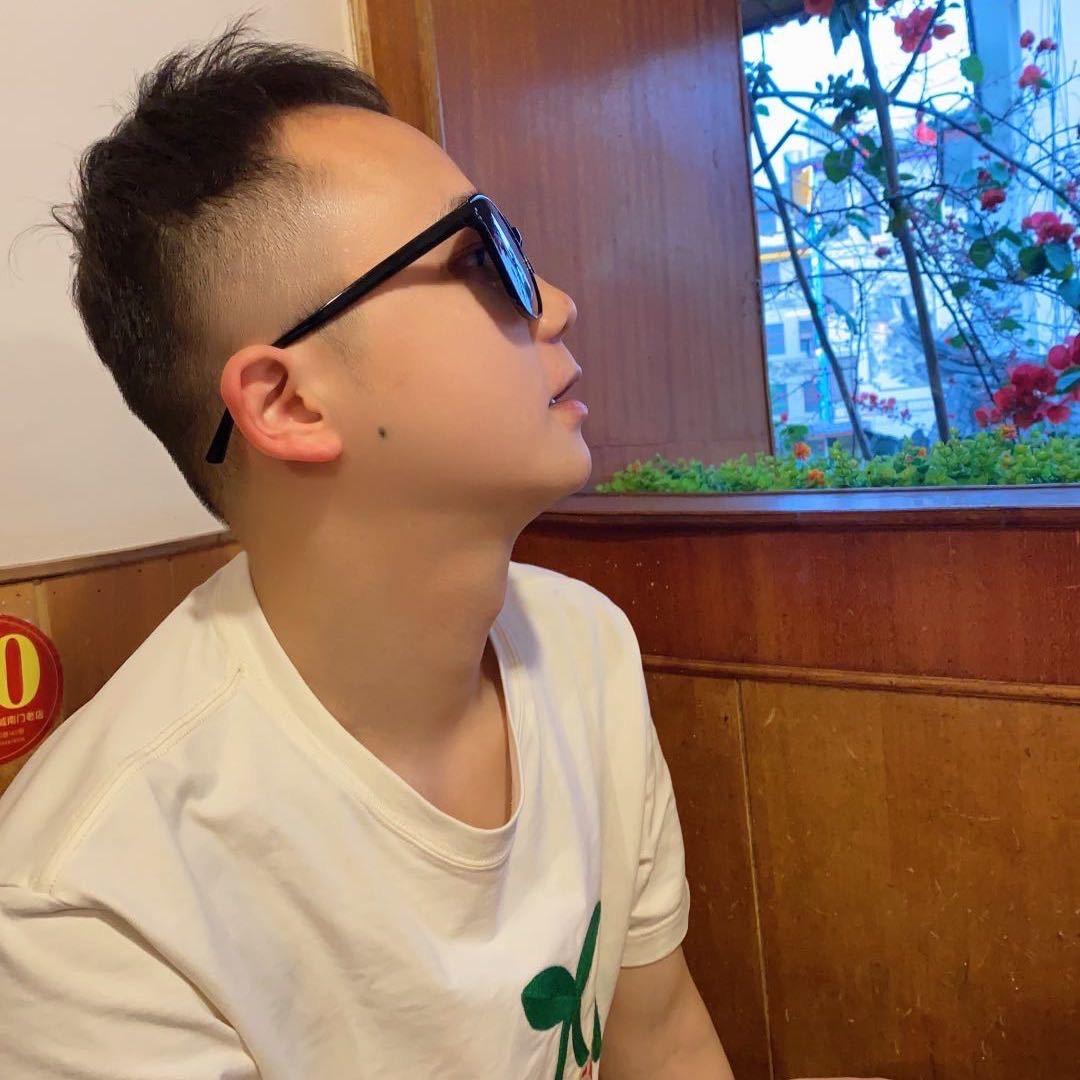 一个老实巴交的男人