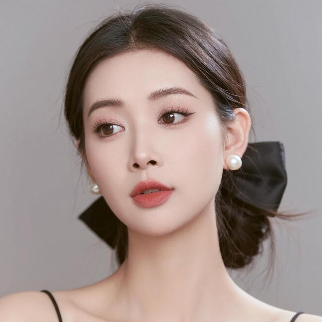 伊伊。