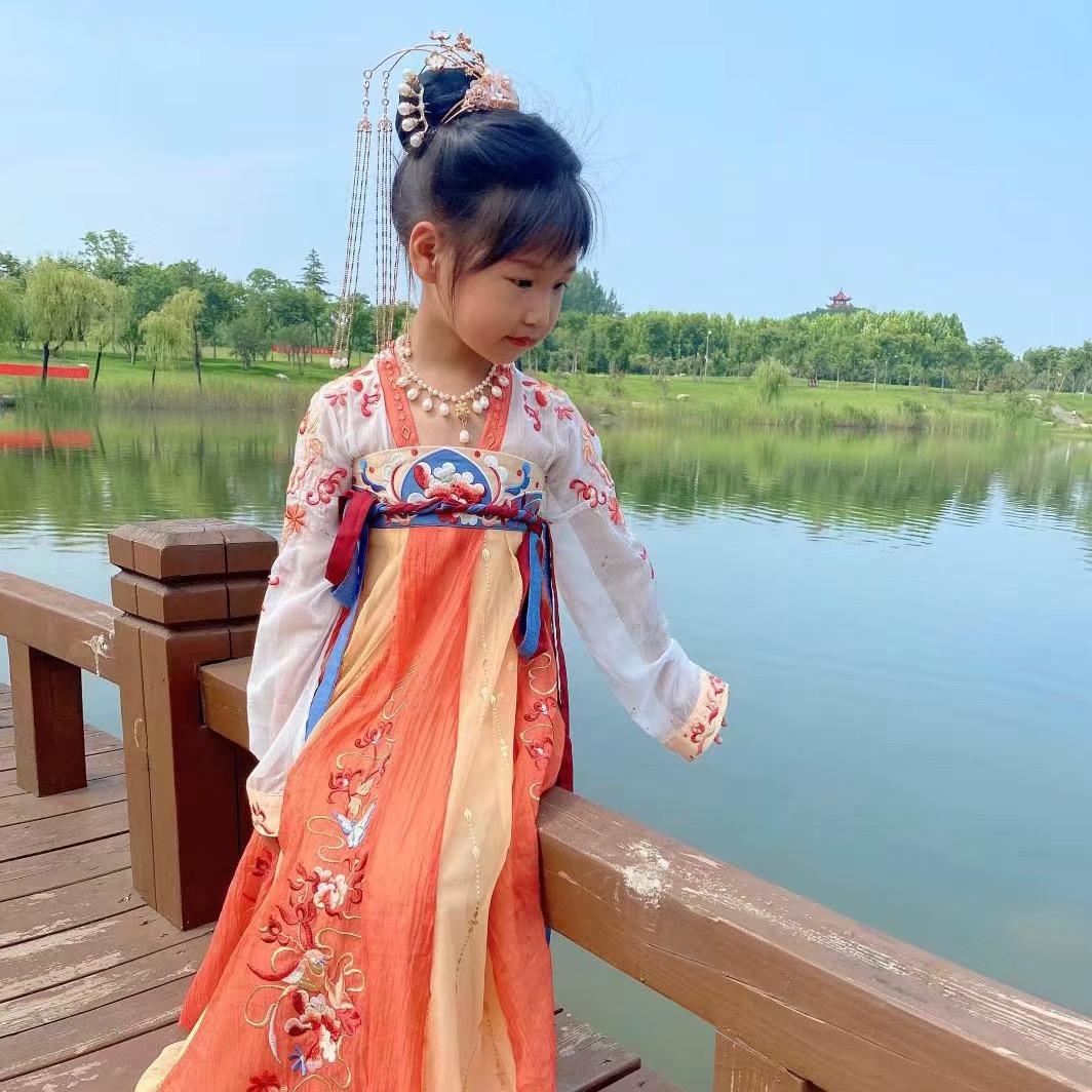 着我汉家衣裳  兴我礼仪之邦