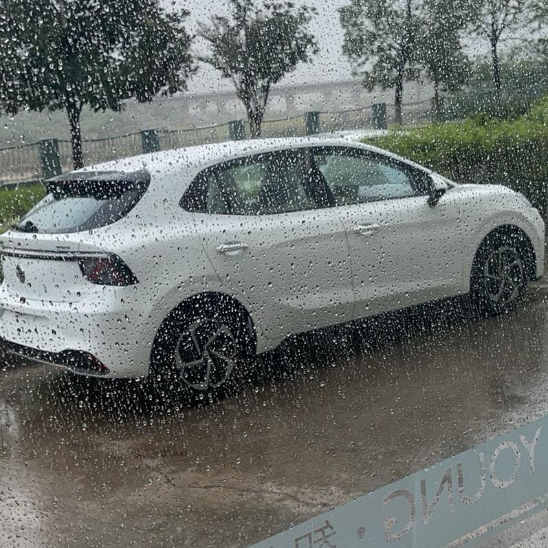 我和我的小四（MG4）