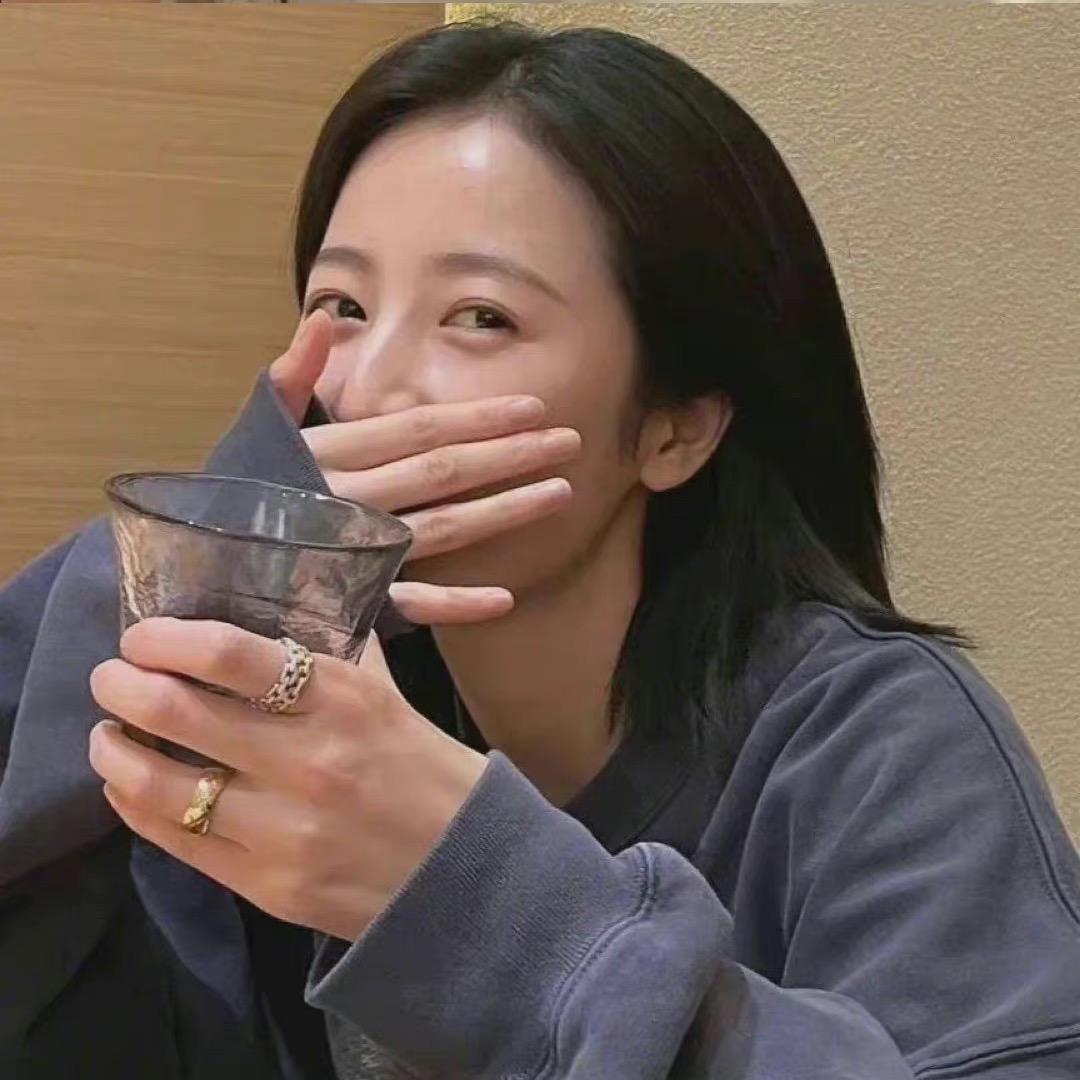 夏侈水月星河轻奢女装专卖店