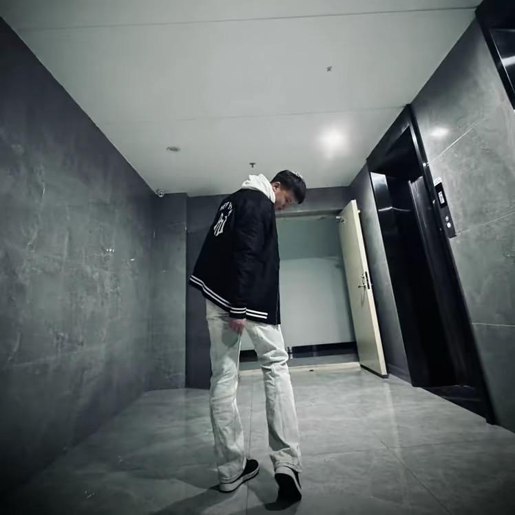 一个迷人的混蛋