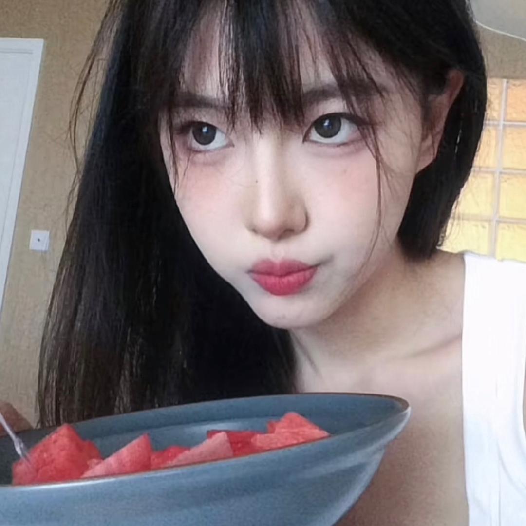 覔