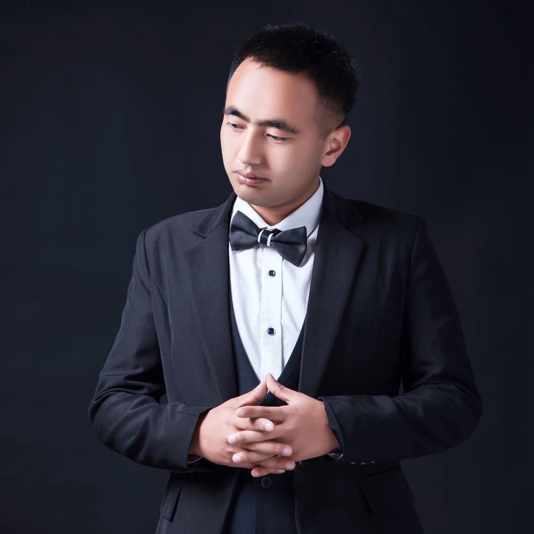 小张（孤独前行）