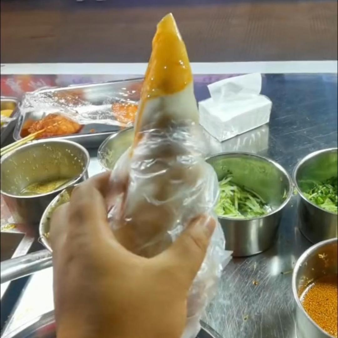 张姗阜阳卷馍（收徒弟）