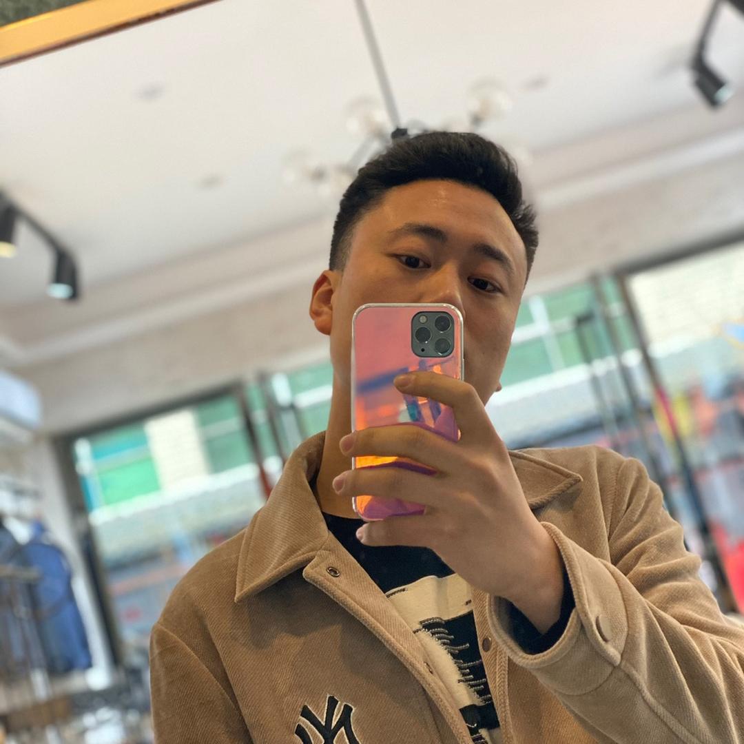 做服装的大叔👨🏻‍🦱