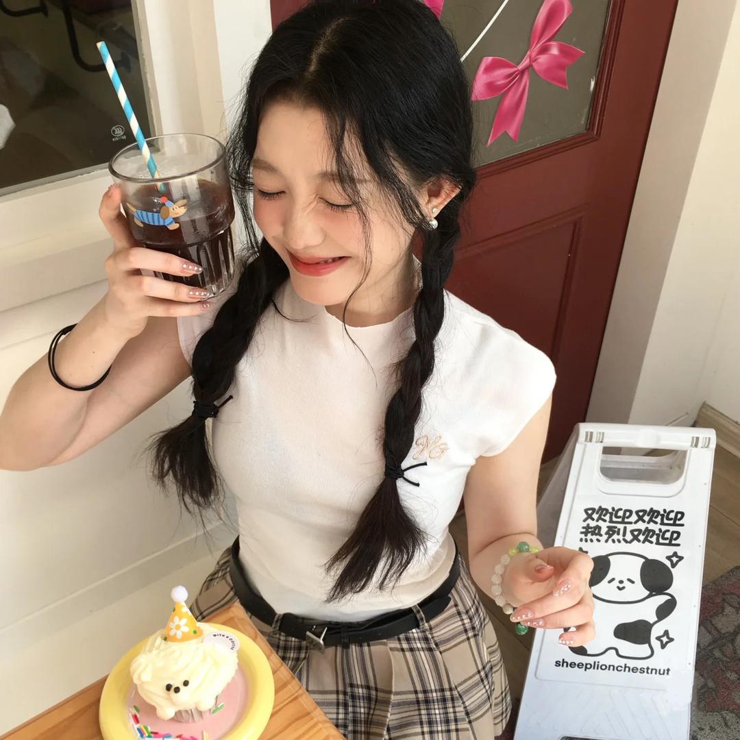 甲贝贝美甲