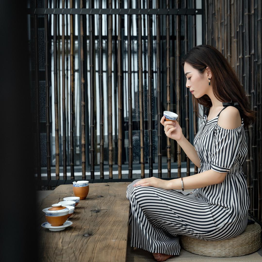 爱捣蛋的老阿姨