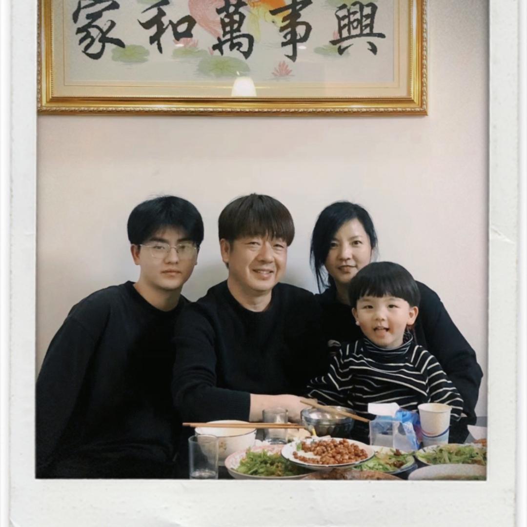 幸福一家人😘