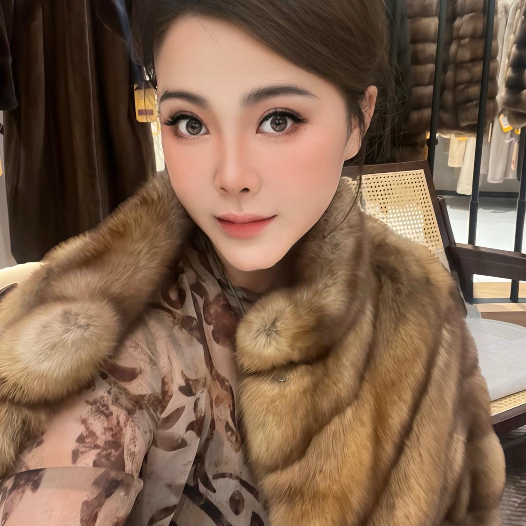 周伟皮草