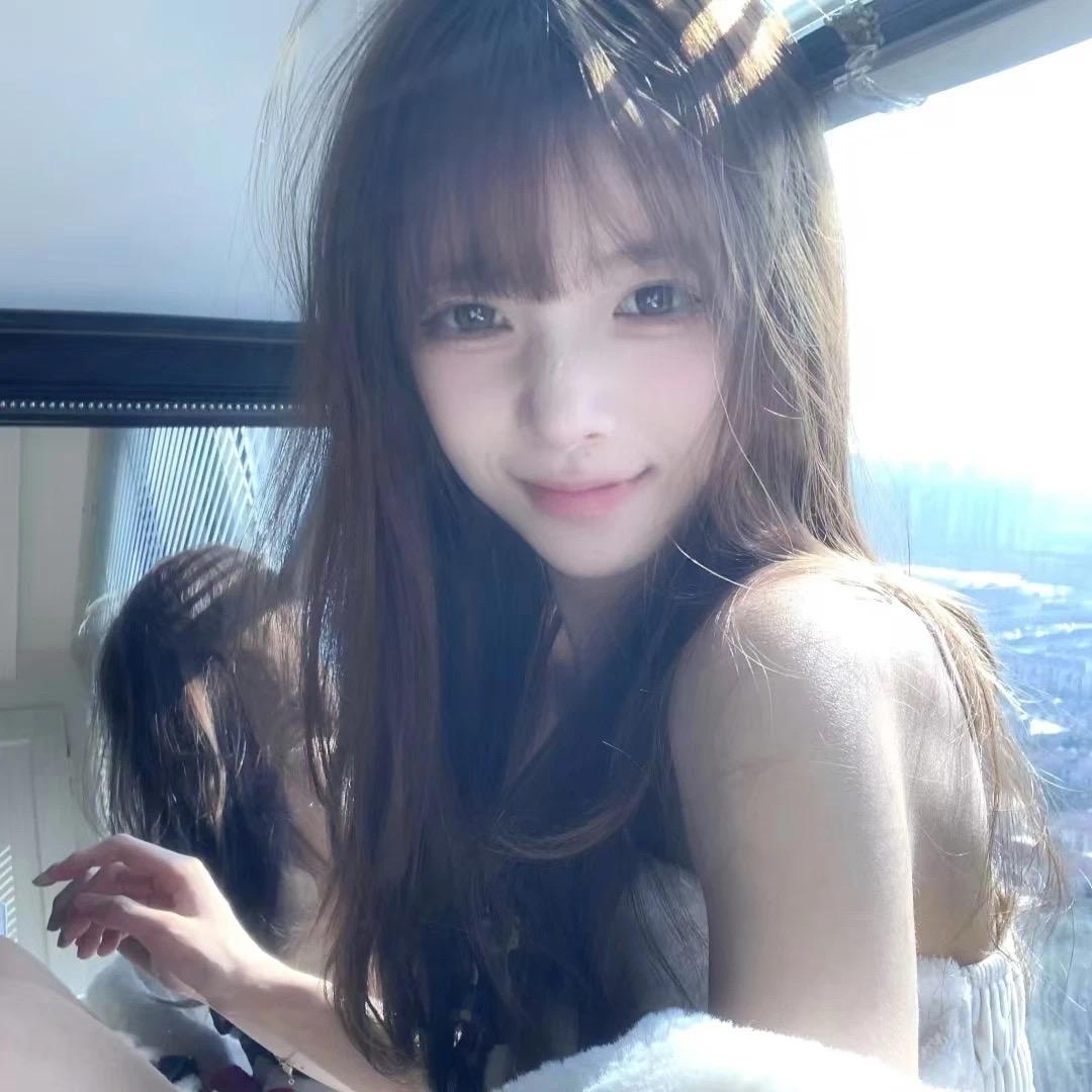 歪腻小梨_