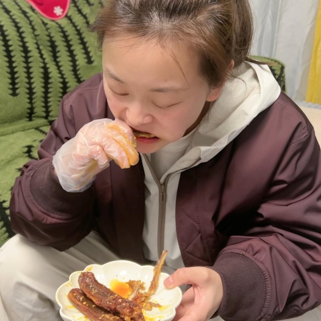 小怡（美食分享版)
