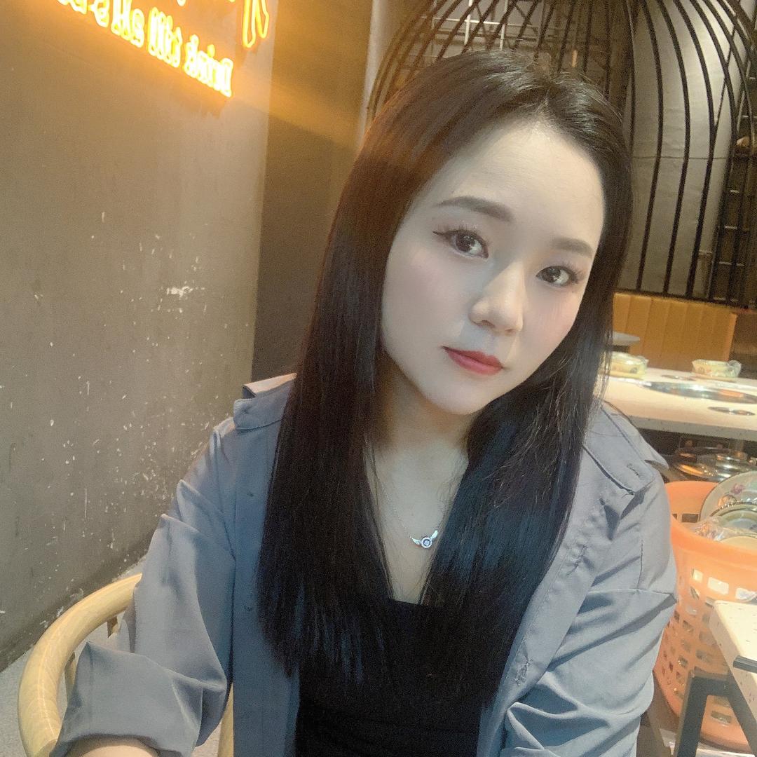 羡慕的女孩
