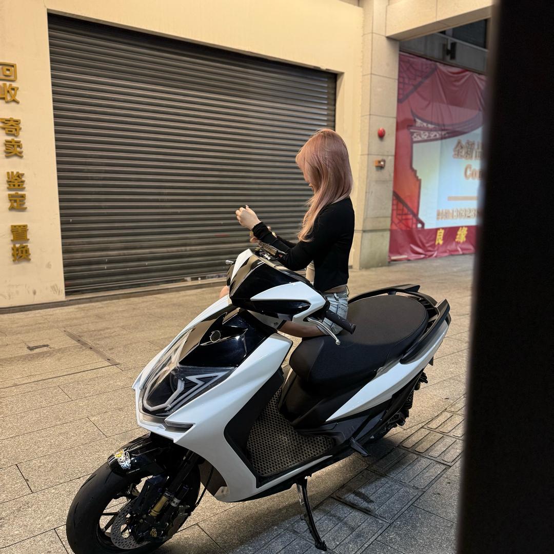 睡醒发现老公嘎了