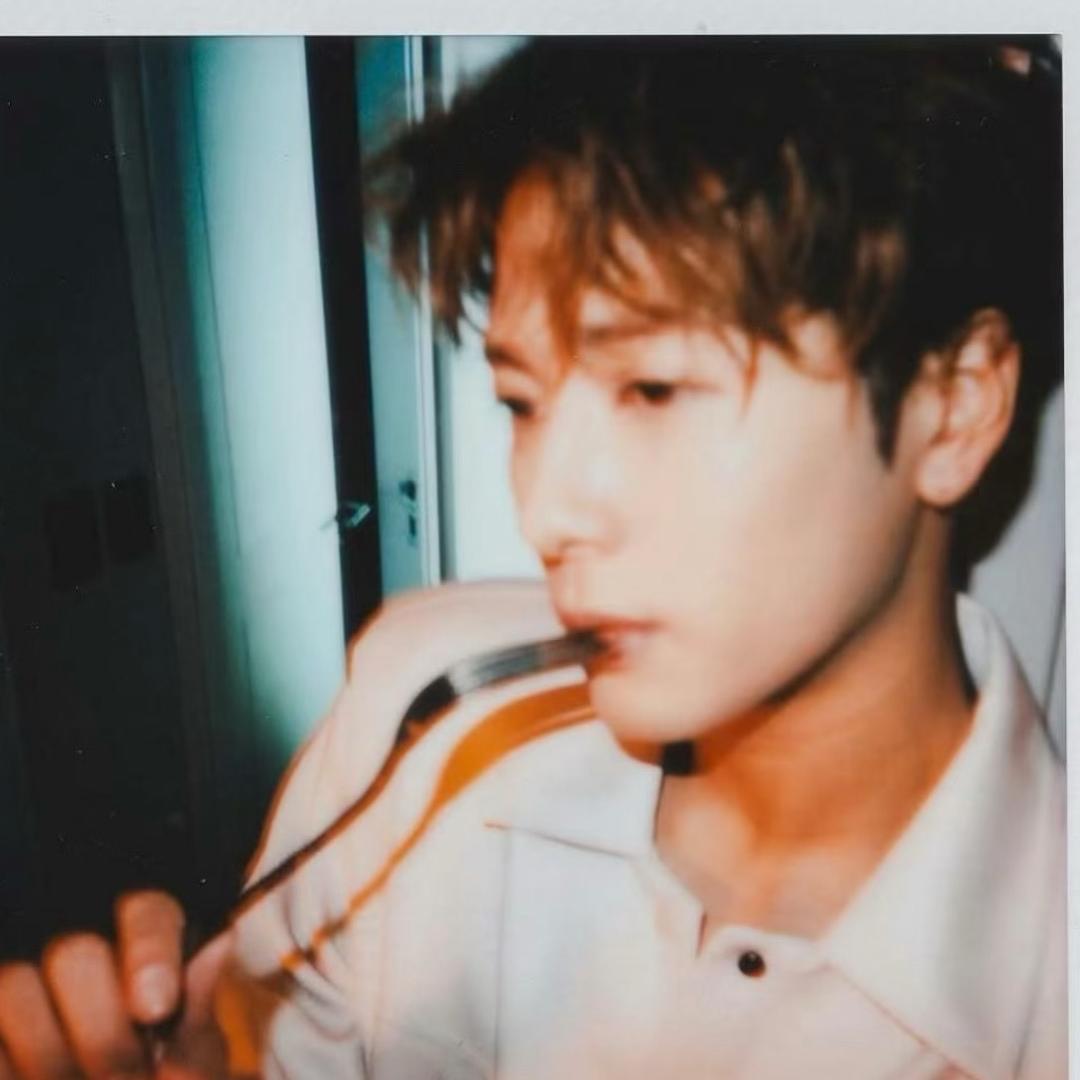 和王嘉尔在一起的10000000000天