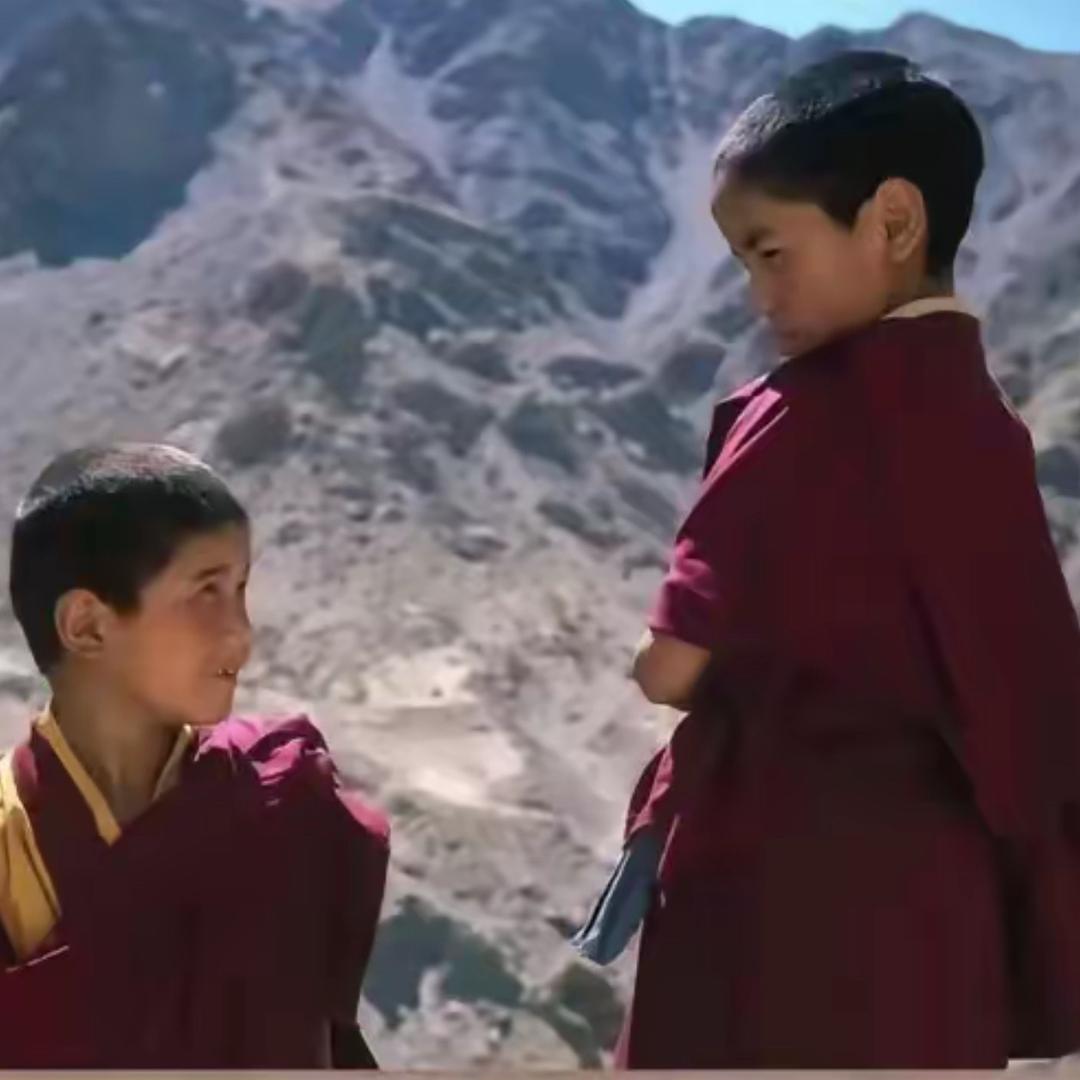 ཟླ་འོད་😇