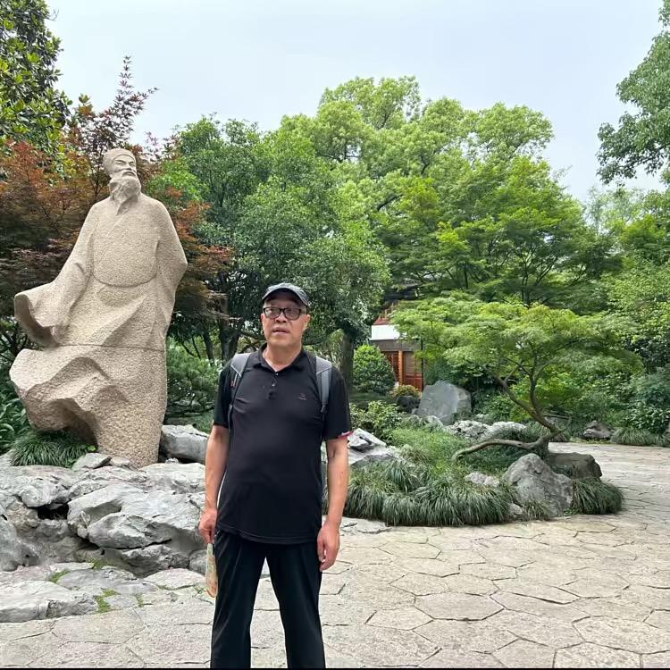 布衣涵竹