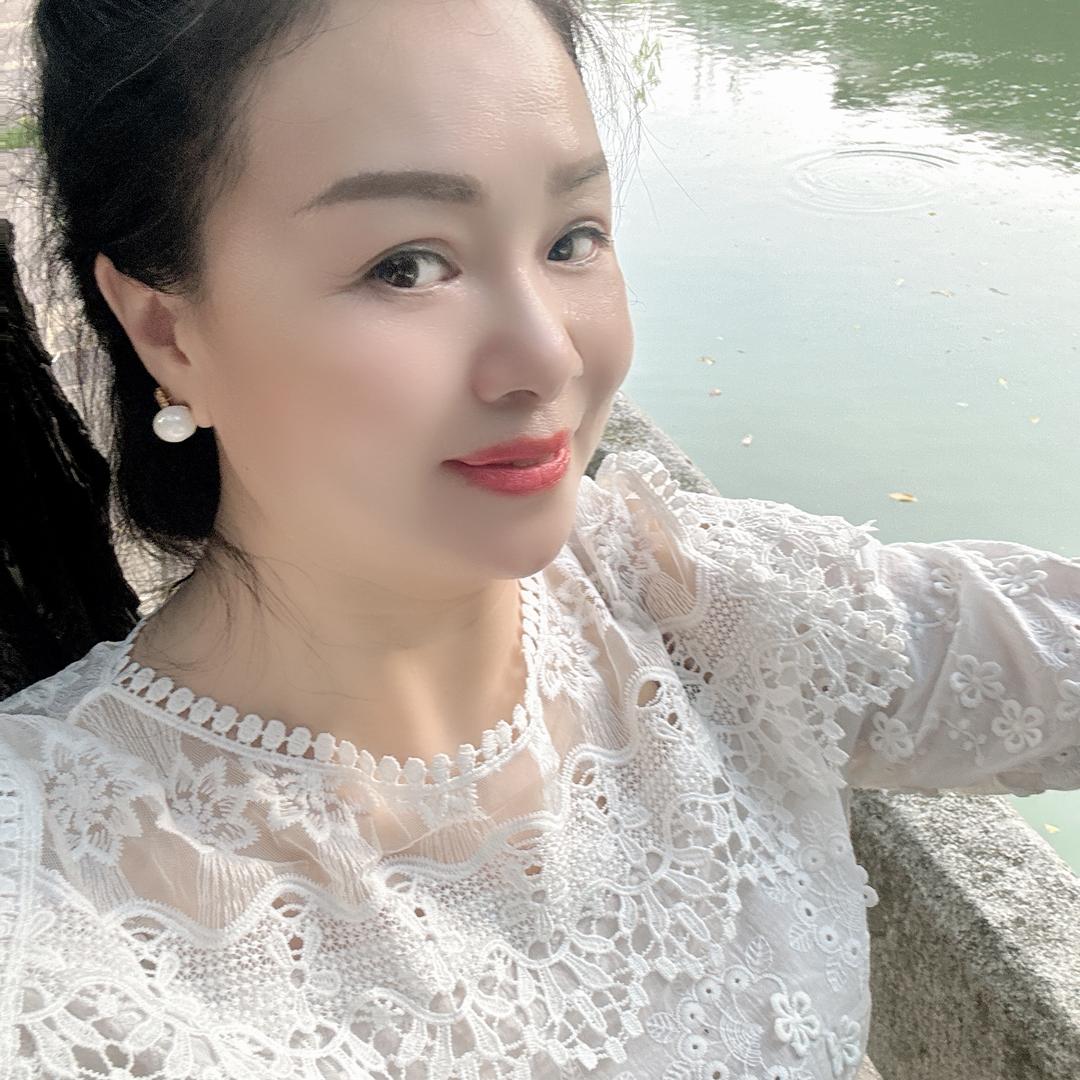 英子
