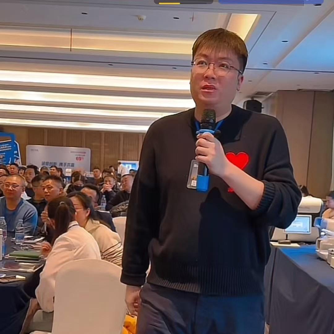 哈尔滨悉目视光青少儿验光师 浩铭
