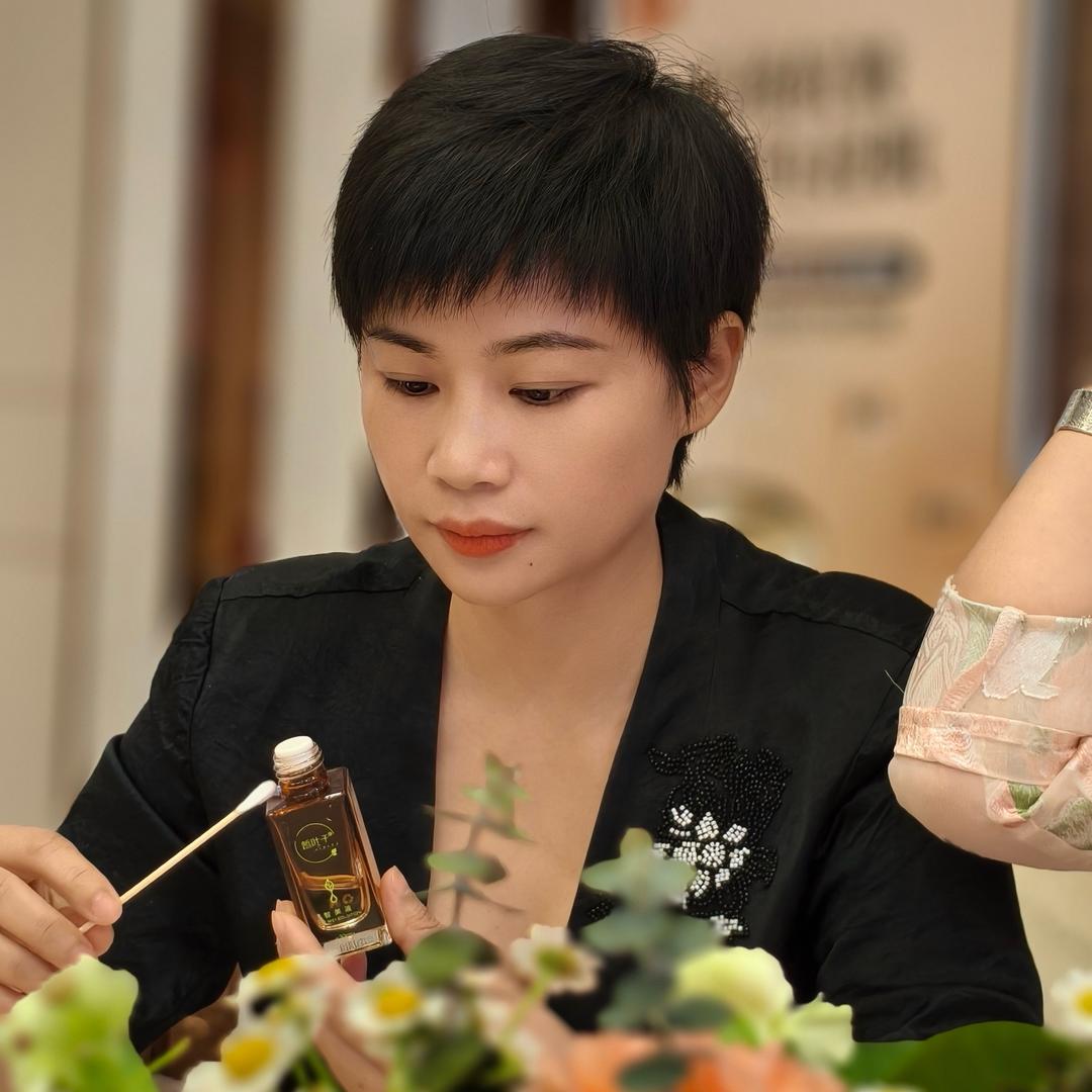 晳叶子🍃蒋利，