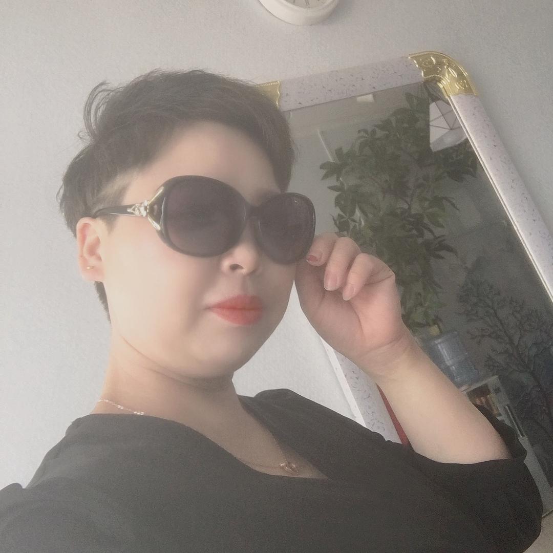 迎雪美发烫染店