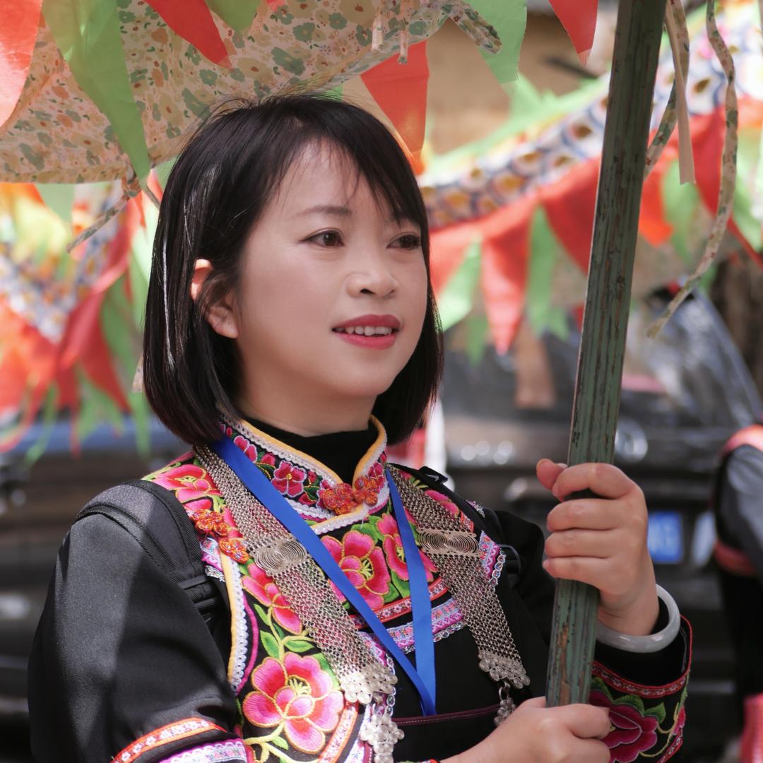 西姿雯妮