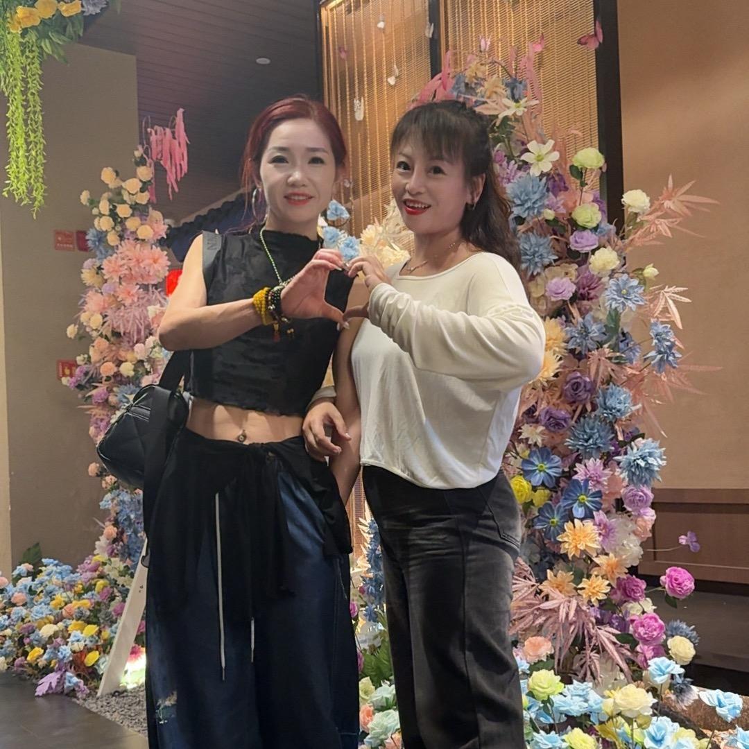 憨豆小姐姐｛于都憨豆炫舞团｝